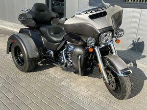 HARLEY-DAVIDSON TRI GLIDE