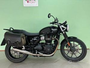 TRIUMPH STREET TWIN