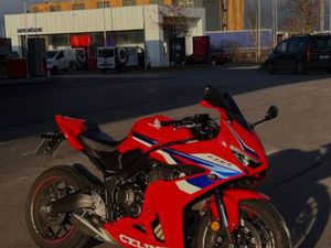 HONDA CBR 650R ROT, 2024, 1. HAND, *GEDROSSELT 48 PS*