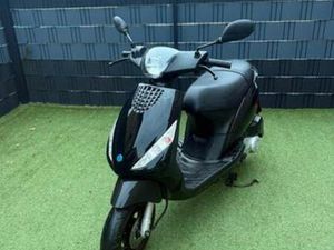PIAGGIO ZIP 2023 — SCOOTERS | PIAGGIO — MARKTPLAATS