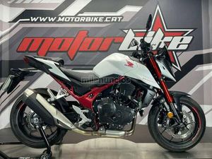 HONDA - CB 750 HORNET