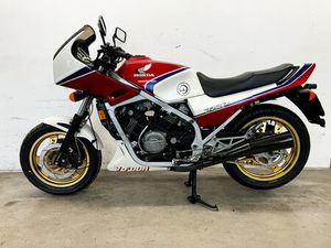 VF 750 F