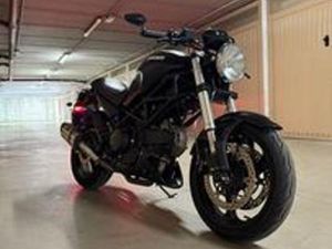 DUCATI MONSTER 695 DARK