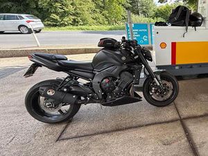 YAMAHA FZ1 NAKED BIKE 2006 KEINE SUSUKI BMW HONDA