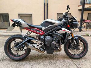 TRIUMPH - STREET TRIPLE 765 R
