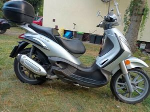 SKUTER 250 CM³ PIAGGIO BEVERLY 2004 R.