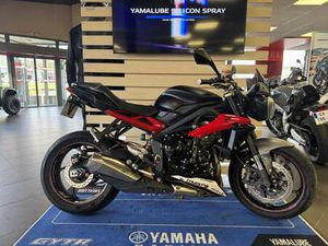 TRIUMPH STREET TRIPLE 675