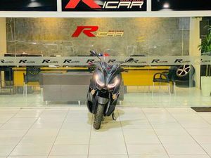 YAMAHA XMAX 250