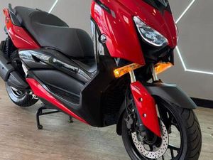 YAMAHA XMAX 250