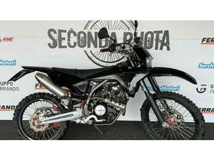 VENDO FANTIC MOTOR XEF 125 PERFORMANCE (2023 - 24) USATA A LUCCA (CODICE 9893295) - MOTO.IT