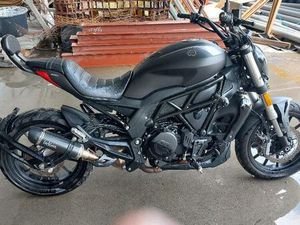 ② A VENDRE BENELLI 502 C 2021 2700 KM