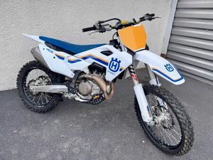 HUSQVARNA FC 450 HERITAGE 2023 COM 41 HRS AGUALVA E MIRA-SINTRA
