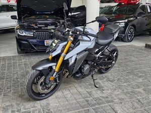 SUZUKI GSX-S 1000