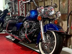 HARLEY-DAVIDSON ROAD KING CUSTOM FLHRS