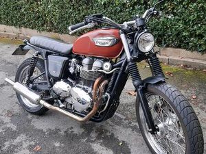 TRIUMPH BONNEVILLE SCRAMBLER T100