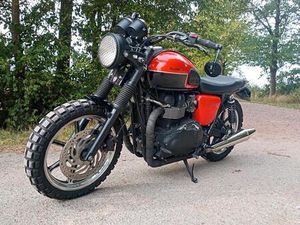 TRIUMPH BONNEVILLE SE
