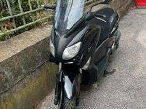 YAMAHA XMAX 250