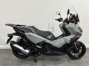 2024 HONDA ADV350 SCOOTER, 3,350 MILES, IMMACULATE, WIND DEFLECTORS, HAND BRAKE