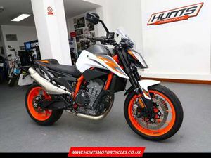 2020, '70 KTM 890 DUKE R. 1 OWNER. JUST 5,873 MILES. QUICKSHIFTER. £5,995