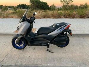 YAMAHA - XMAX