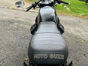 MOTO GUZZI - V7 STONE