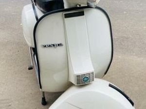 VESPA - 200 E. DS