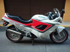 SUZUKI - 750 GSX F