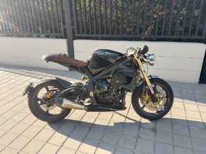 TRIUMPH - STREET TRIPLE 675