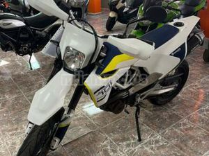 HUSQVARNA - 701 SUPERMOTO