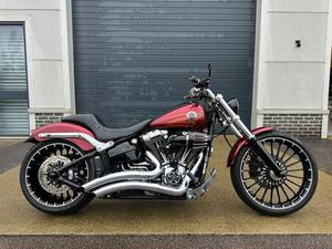 HARLEY DAVIDSON FXSB BREAKOUT 1690 2018 - HUGE SPEC!! ONE OWNER - 3837 MILES