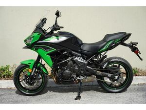 2022 KAWASAKI VERSYS® 650 ABS CANDY LIME GREEN/METALLIC FLAT SPARK BLACK