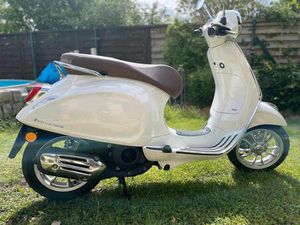 VESPA PRIMAVERA 125