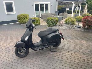 VESPA VESPA 300 GTS SUPER SPORT, 11/23, 6600 KM, BLACK