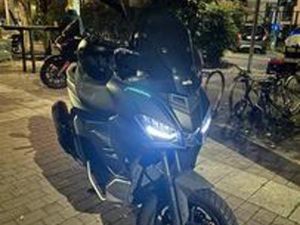 APRILIA SR GT 125 SCOOTER