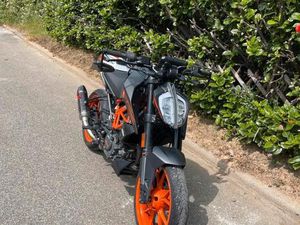 KTM DUKE MOTORRAD SCHWARZ-ORANGE