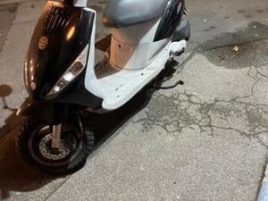 PIAGGIO ZIP 4T C25 25 UND 45ER PAPIERE MIT TOPCASE