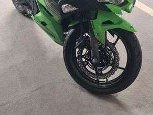 KAWASAKI NINJA 400 TÜV 07/2027