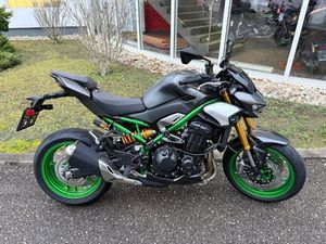 MOTO NEUVE: KAWASAKI Z900 SE
