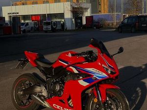 HONDA CBR 650R ROT, 2024, 1. HAND, *GEDROSSELT 48 PS*