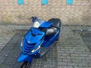 PIAGGIO ZIP 4T 2017 SPECIAL EDITION TEKOOP/RUILEN — SCOOTERS | PIAGGIO — MARKTPLAATS
