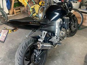 ② KAWASAKI Z750