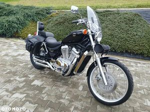SUZUKI INTRUDER