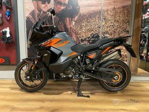 KTM 1290 SUPER ADVENTURE S AKRAPOVIC E TECH PACK