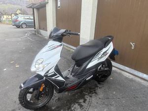 YAMAHA JOG WENIG KM!! CANTON GLARIS -