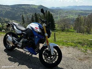 BMW F900 R