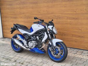 SUZUKI GLADIUS