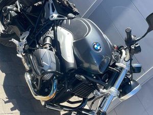 BMW R NINE T