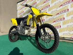 VENDO SUZUKI RM-Z 250 (2014) USATA A VASTO (CODICE 9893694) - MOTO.IT