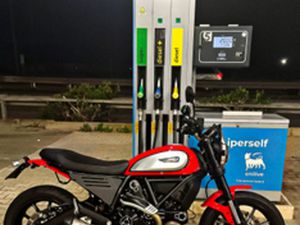 DUCATI SCRAMBLER 800