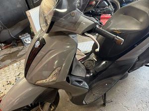 SCOOTER PIAGGIO BEVERLY 125 – VENDU EN L’ÉTAT